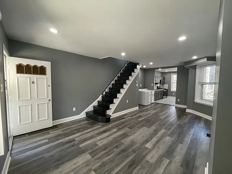 1611 S Yewdall St — Photo 3