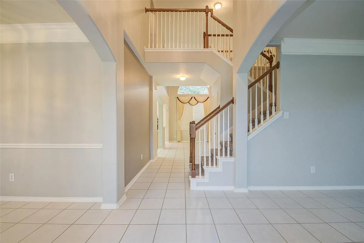 Building Photo - 411 Green Stone Ct
