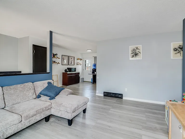 6909 Bomar Dr — Photo 4