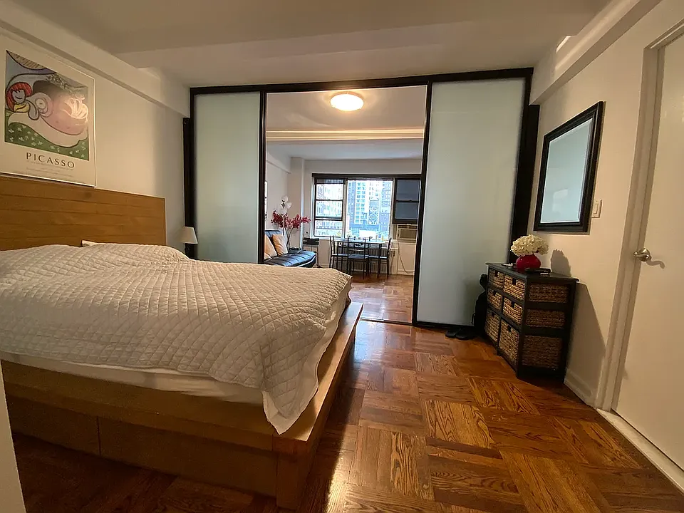30 E 37th St #9D