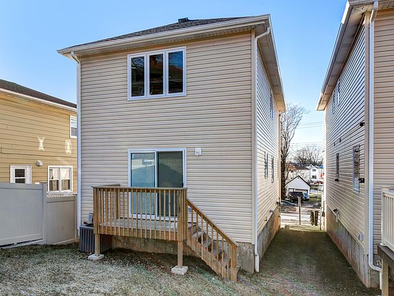 4th image of 297 Jewett Ave