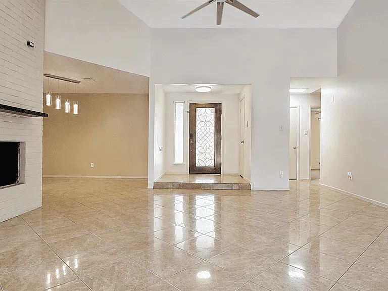13914 Bonnington Dr — Photo 4