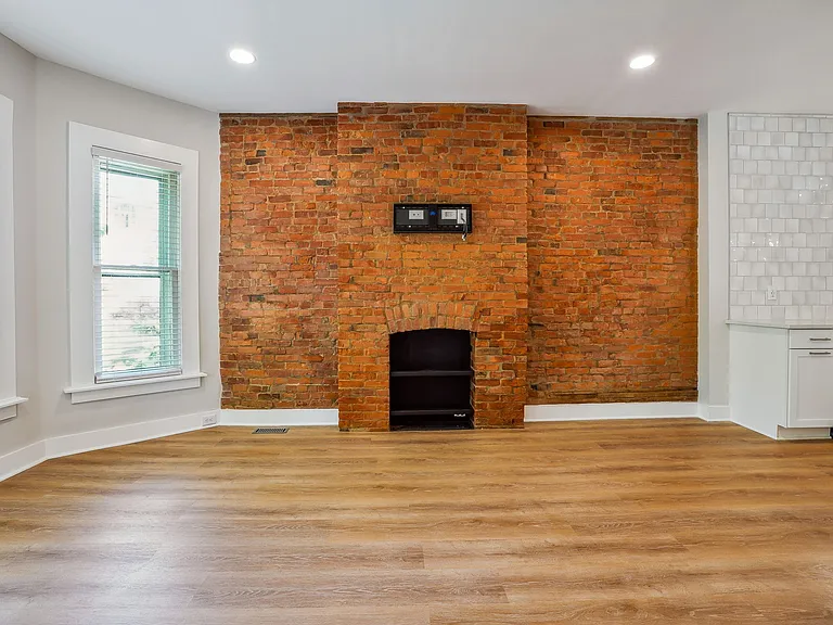 1386 1/2 Neil Ave #1/2 — Photo 7