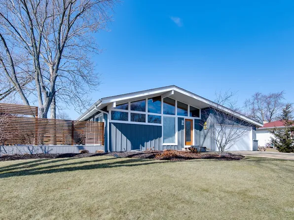 1520 Blackhawk Dr, Schaumburg, IL 60193