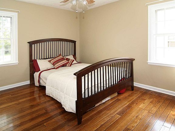 4th image of 5021 Caroline St