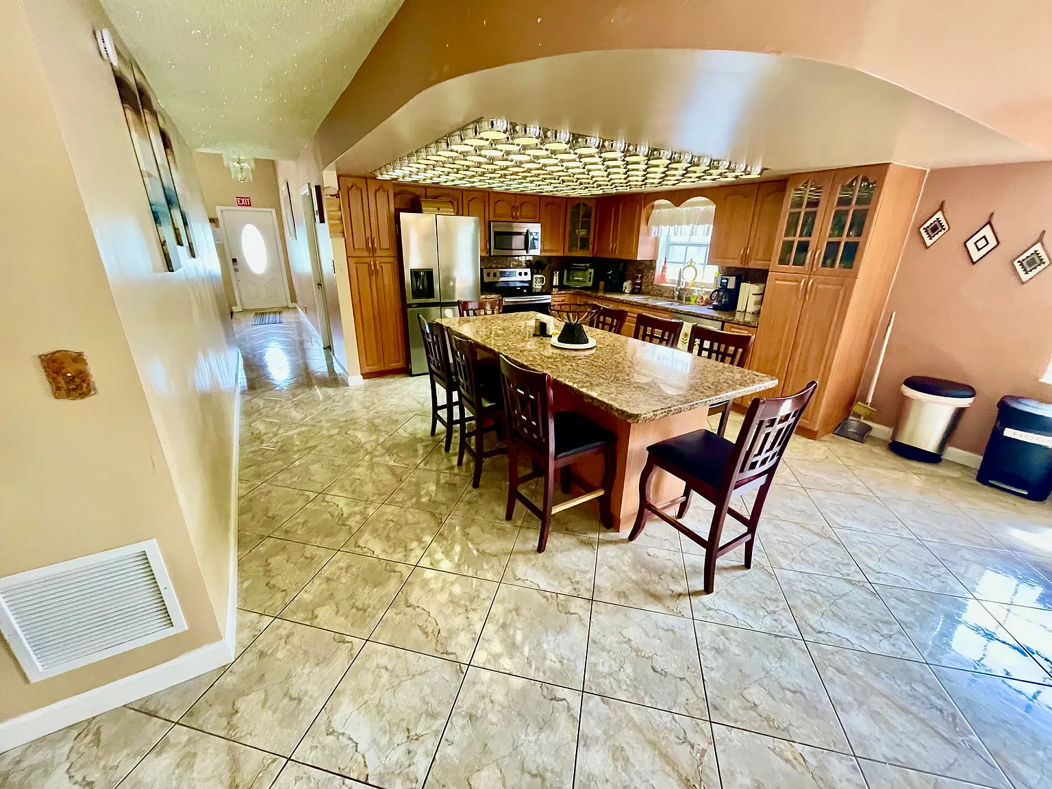 3 bed, 1799 sqft, $3,500 — Photo 3