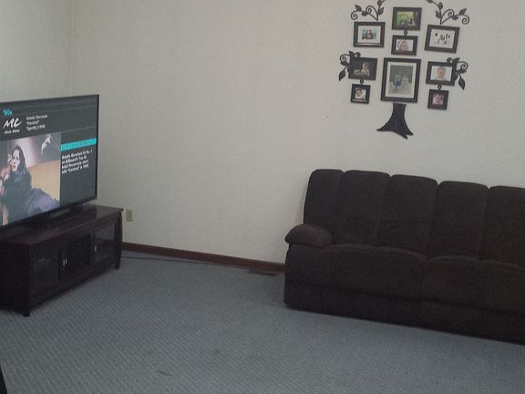 2nd image of 1021 Dutchman Ln