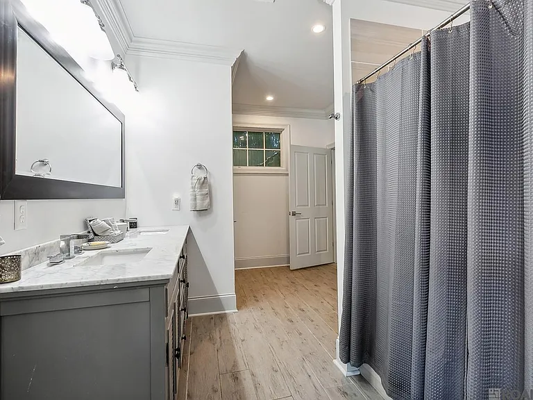 6363 Sevenoaks Ave — Photo 18