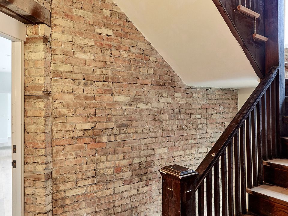 1st image of 1656 W Summerdale Ave #3
