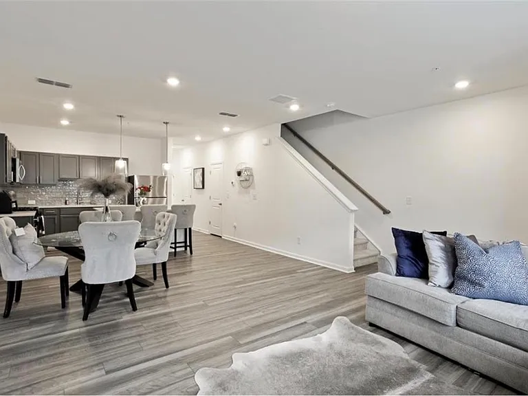 4140 Kingsbere Way — Photo 10