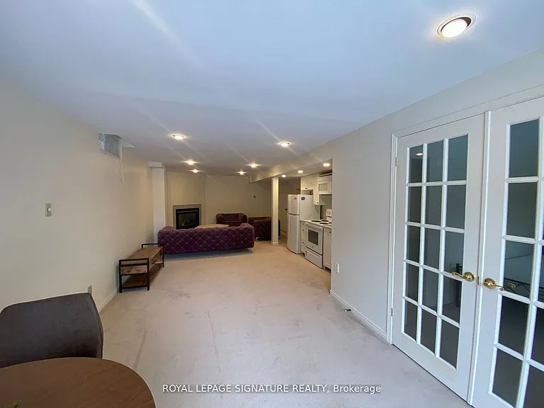 686 York Hill Blvd — Photo 10