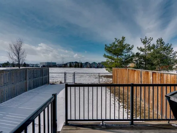 245 E Auburn Crest Way SE, Calgary, AB T3M 1T6