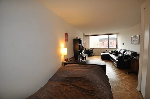 Sold by Manhattan Residential Group | media 4