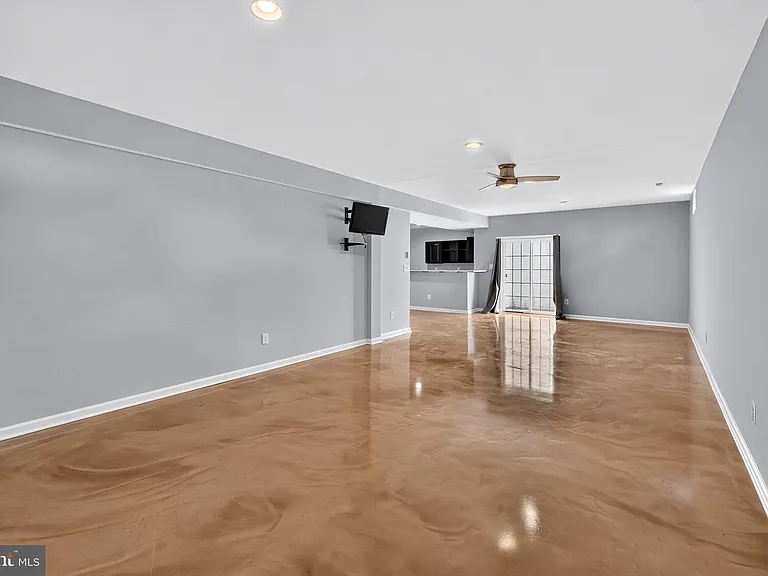 9036 Woodpecker Ct — Photo 36
