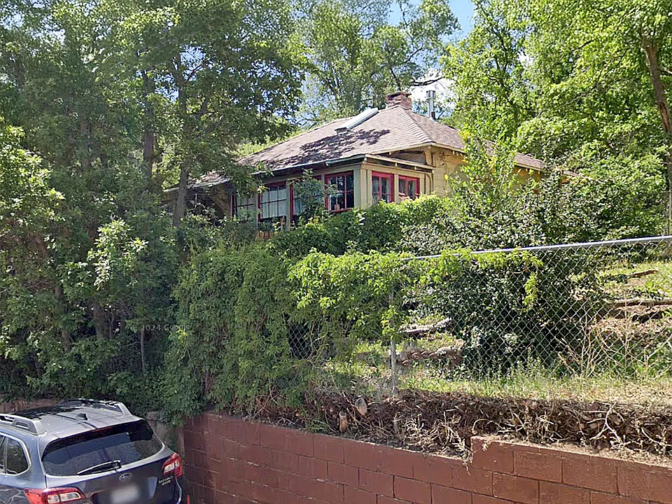 821 Midland Ave