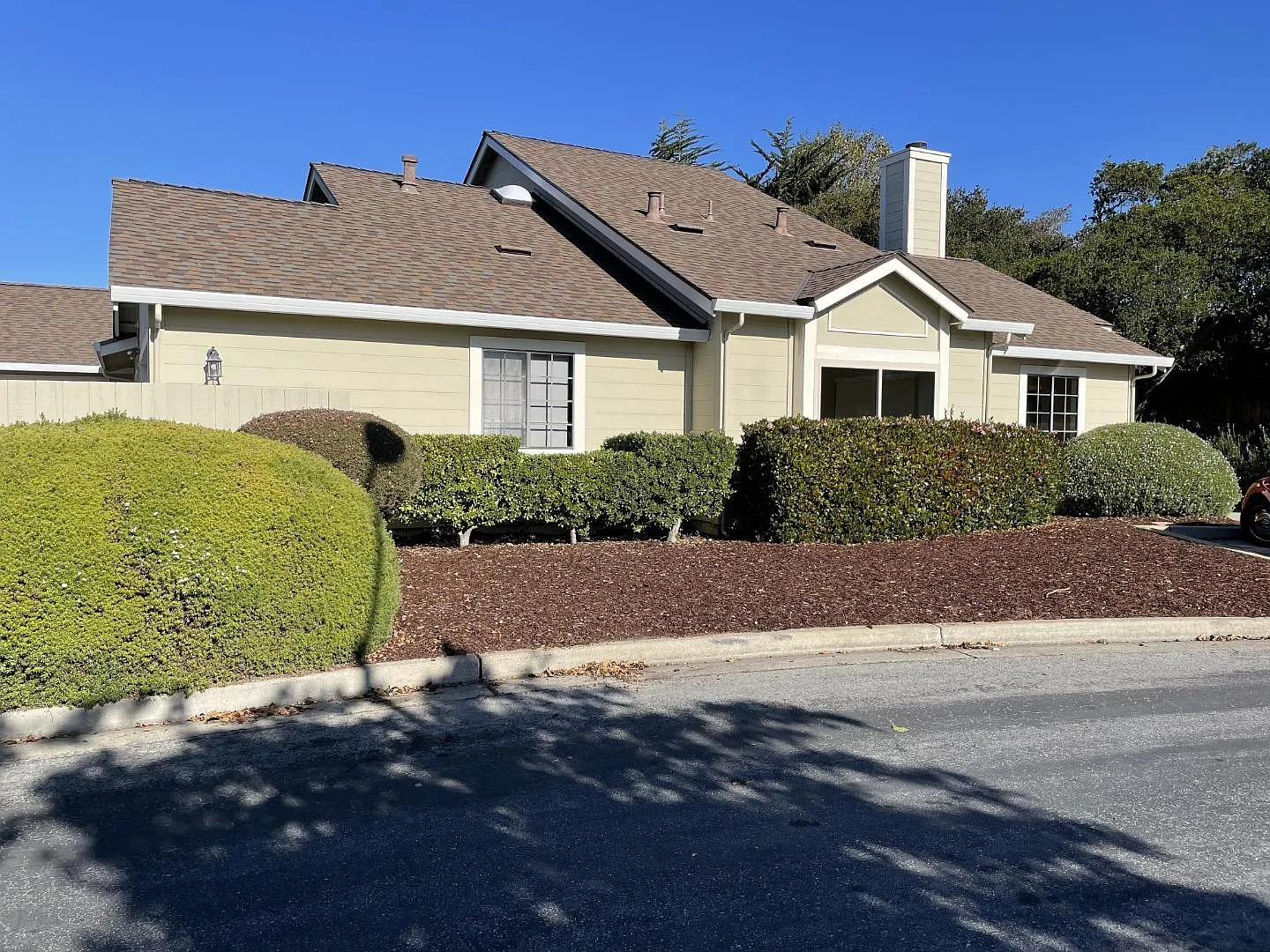 1020 Highlander Dr photo 1
