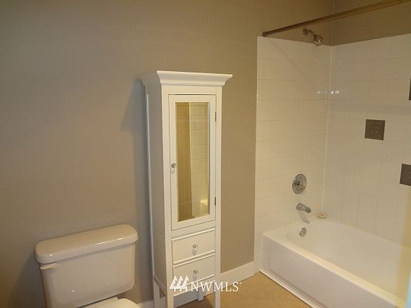 3rd image of 15825 Leary Way NE #E1
