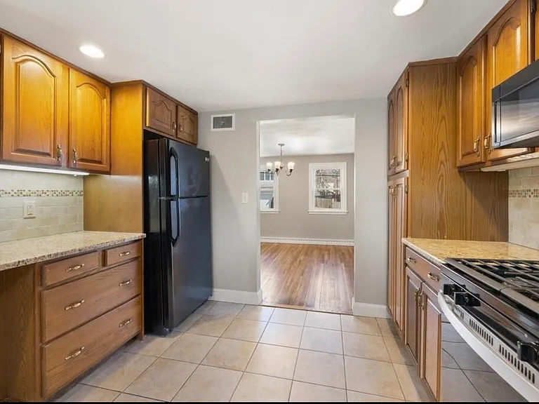 25 Brown St — Photo 14