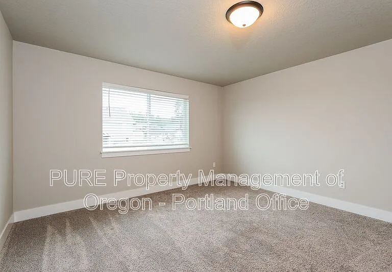 1801 NE Robert Rd — Photo 14