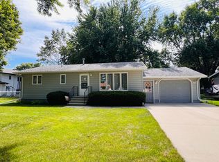 1702 13th Ave SE, Aberdeen, SD 57401