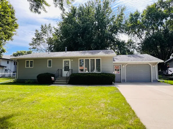 1702 13th Ave SE, Aberdeen, SD 57401