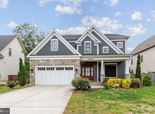 7604 Holiday Ter, Bethesda, MD 20817