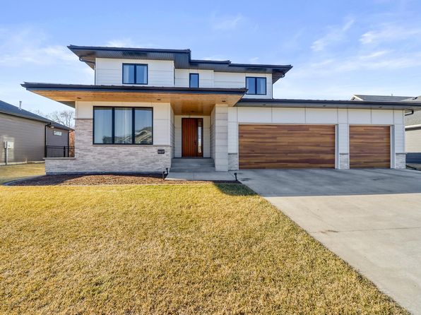 3537 Grandwood Dr N, Fargo, ND 58102