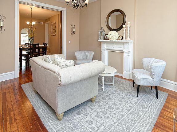 4th image of 1002 Allen Ave #A