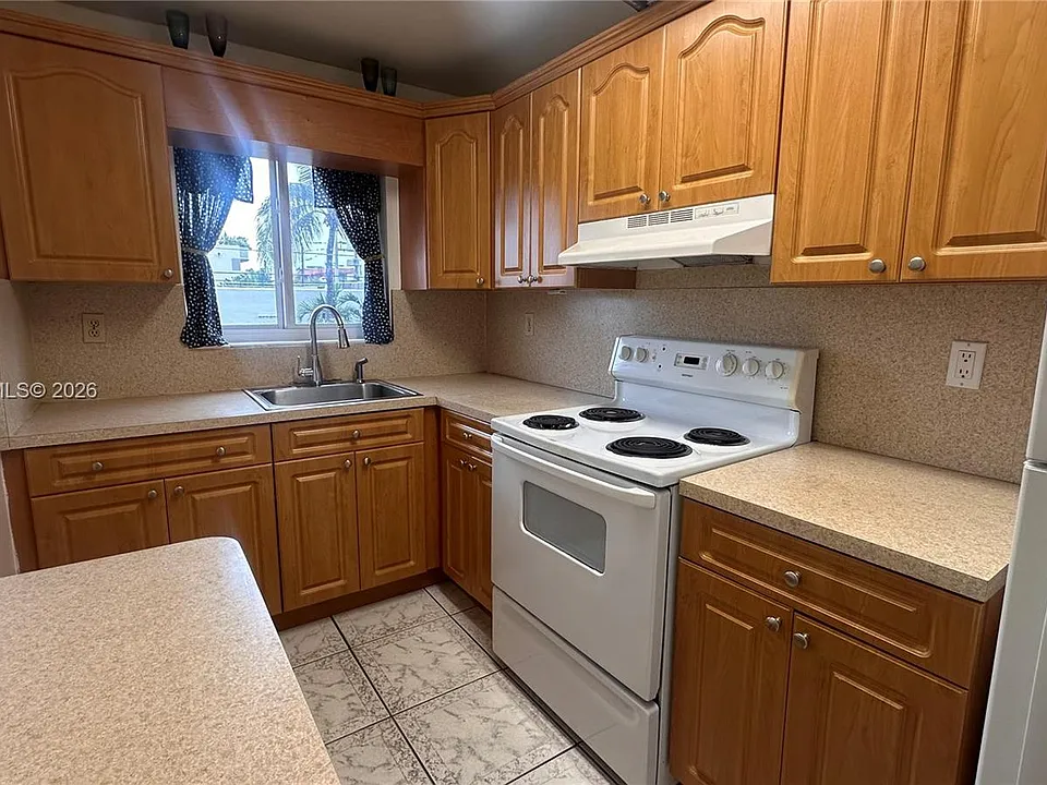 7646 Abbott Ave #3