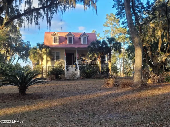 17 Pleasant Place Dr, Beaufort, SC 29907