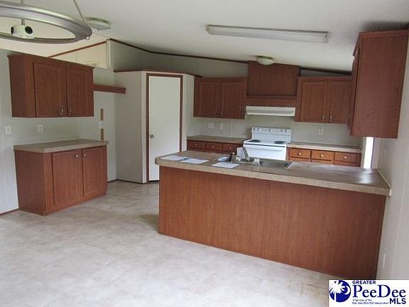 5th image of 834 Bassett Dr