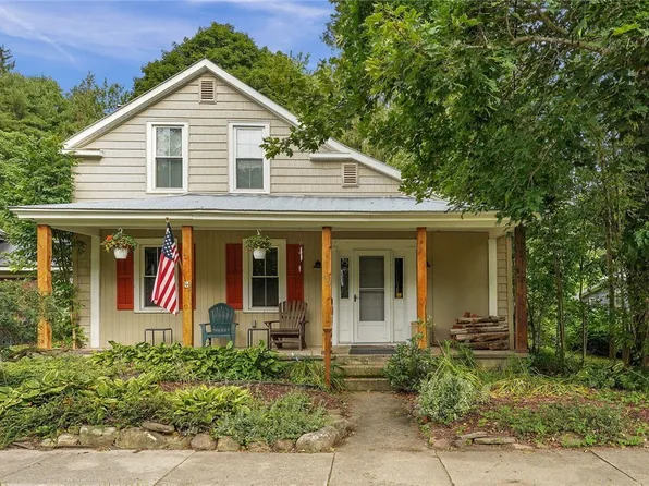 69 Elizabeth St, Ellicottville, NY 14731