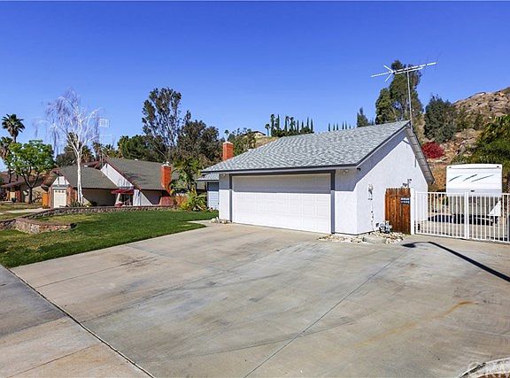 2nd image of 7549 Canyon Terrace Dr