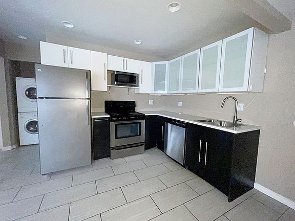 3rd image of 500 Elm Dr Unit 105