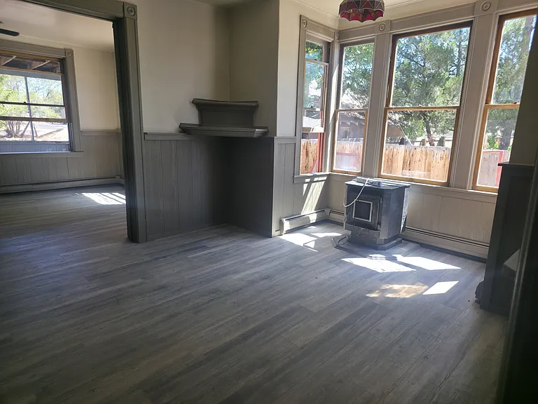 715 Western Ave — Photo 8