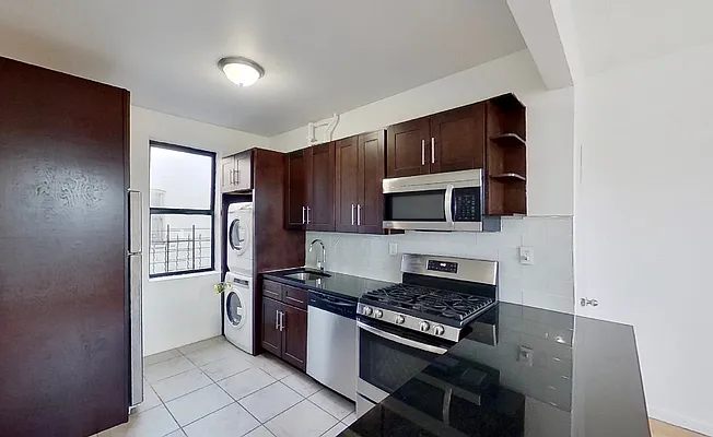 Rented by Reyes & Elsamad Real Estate Group | media 1