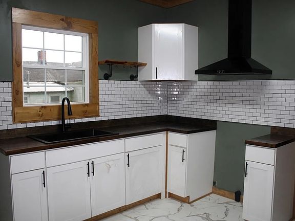 5th image of 65 Evans St