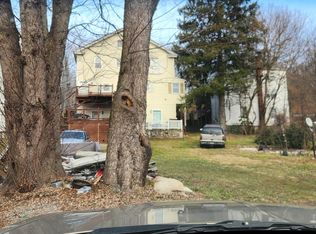 33 S Market St, Millerstown, PA 17062