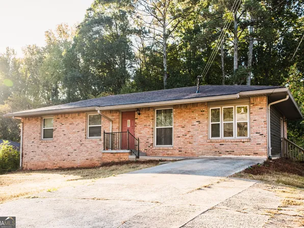 893 Slash Pine Rd, Forest Park, GA 30297