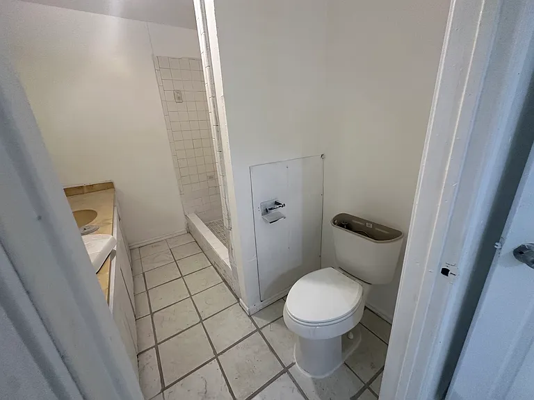 7833 S Harvard Ave — Photo 18
