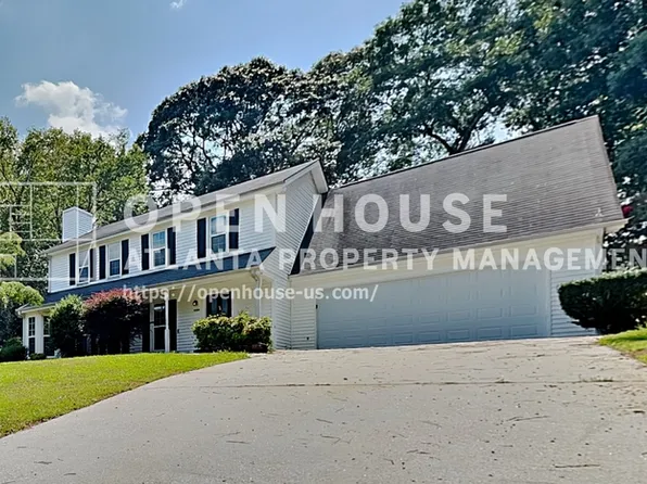 2245 Huntington Dr, Loganville, GA 30052
