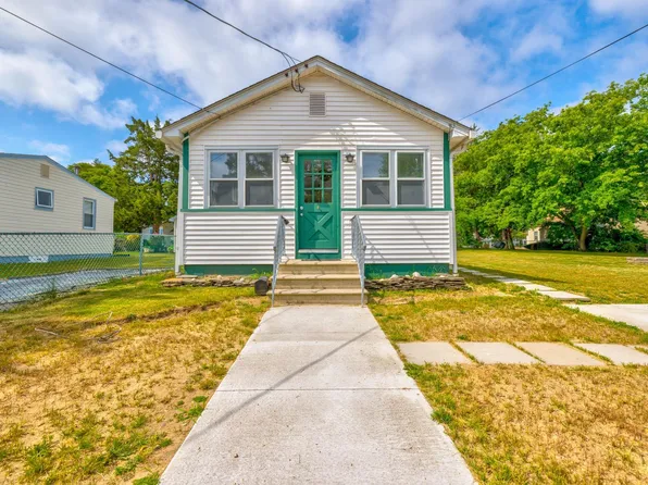 56 W Greenwood Ave, Villas, NJ 08251