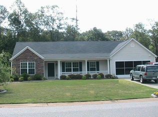 211 Creekdale Dr, Commerce, GA 30529