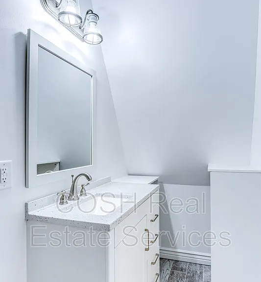 1537 S Water St #4 — Photo 14