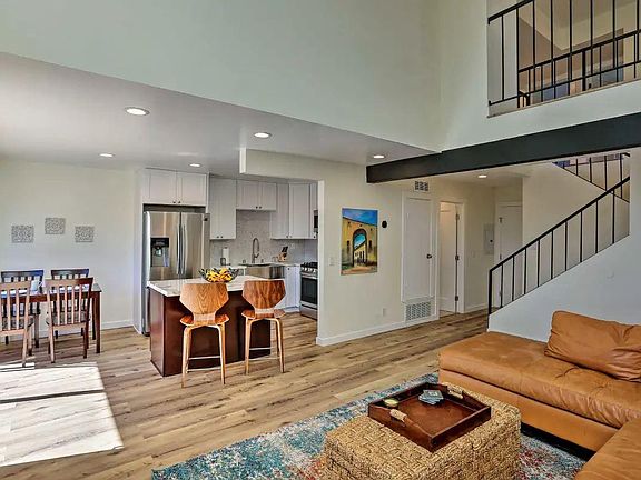 3rd image of 843 Mola Vista Way