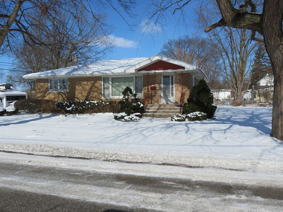 1st image of 120 E Th 6 St