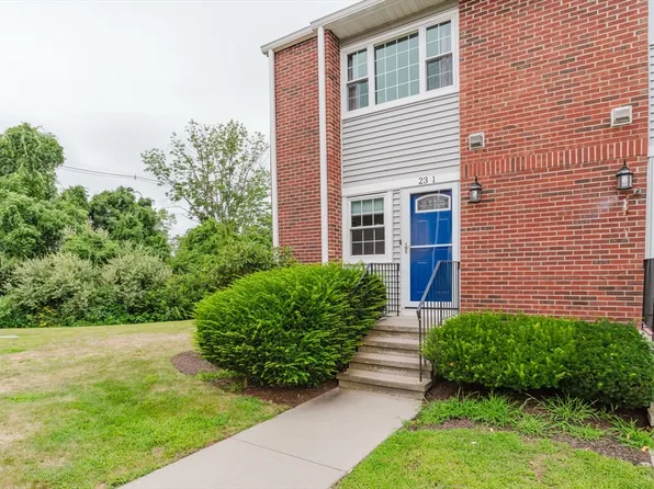 41 Foundry St APT 23-1, South Easton, MA 02375