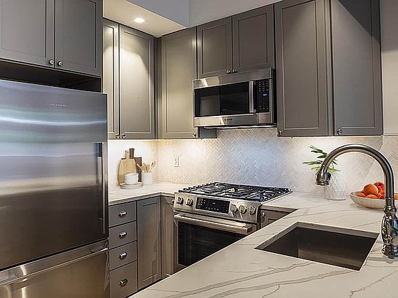 4th image of 11 Montgomery Pl APT 3