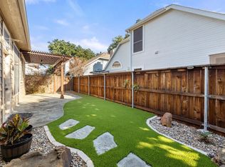 100 Cactus Flower Ct, Irving, TX 75063