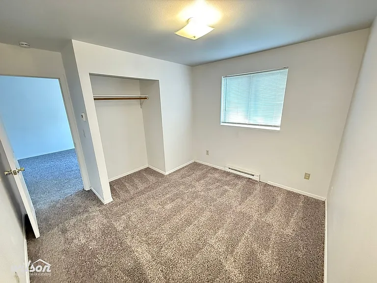 406 N 8th St — Photo 7